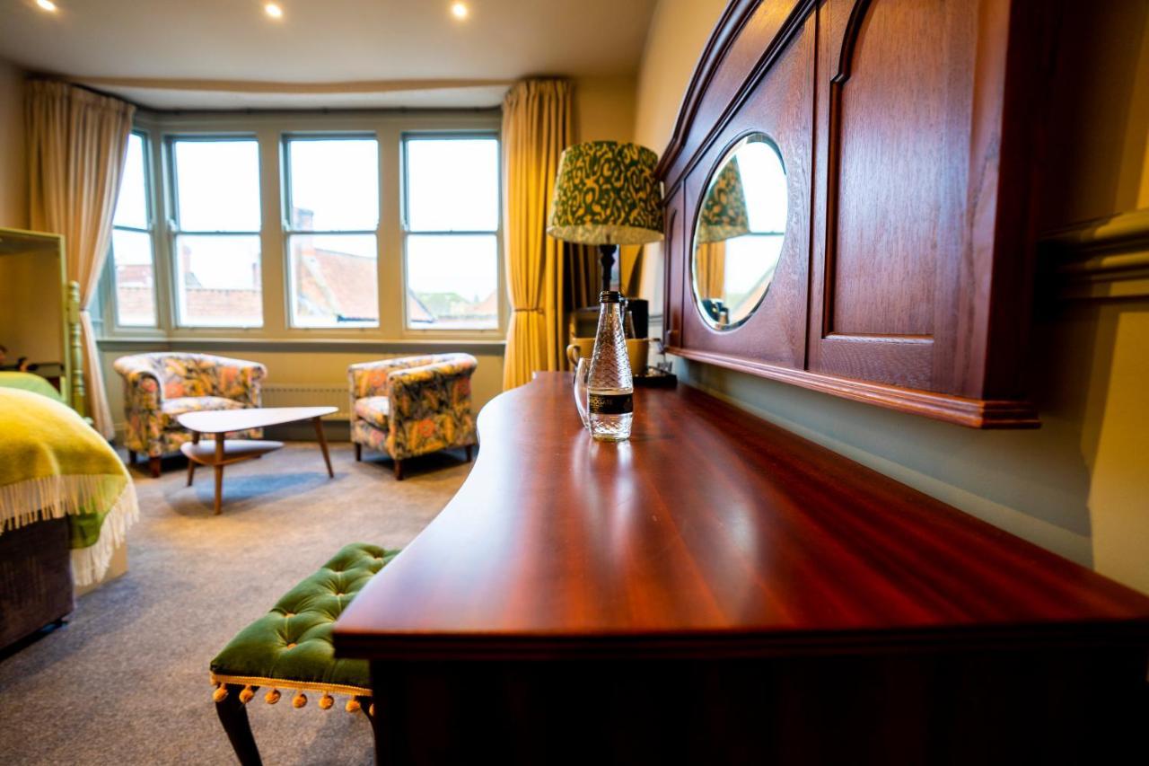 The Crown Hotel Глостънбъри Екстериор снимка